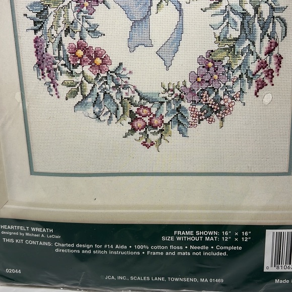 Counted Cross Stitch Kit heartfelt wreath - Picture 3 of 4